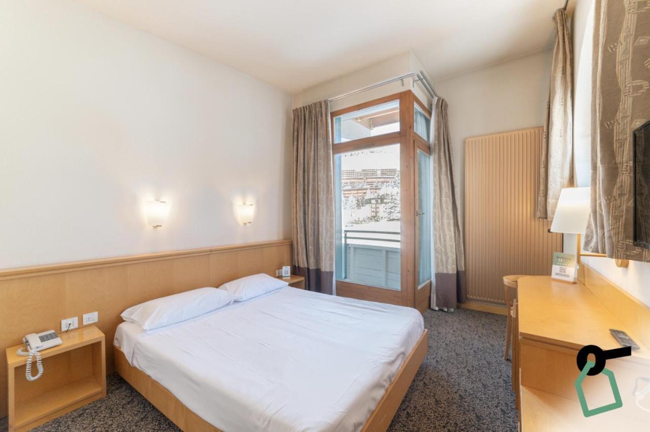 Hotiday Hotel ססטריארה מראה חיצוני תמונה